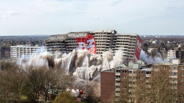 Wohnen: Sprengung in Duisburg: Ein Problemhaus verschwindet