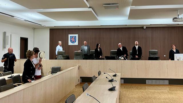 Visoke zaporne kazni za trgovino z mamili in požig