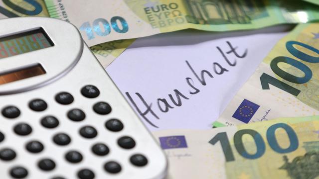 Einkommen: Mehr als Drittel der Vollzeitkräfte erhält unter 3.500 Euro