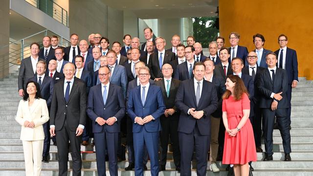 Standort Deutschland: "Deutschland ist zurück" – Merz will Allianz mit Wirtschaft