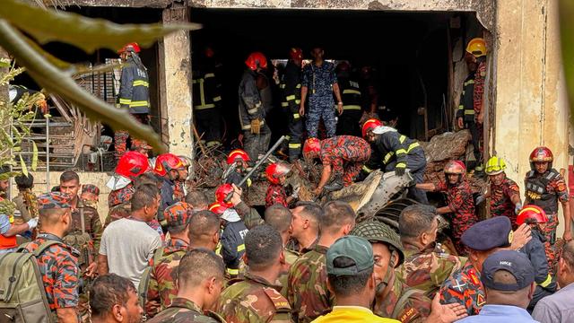 Flugzeugabsturz: Militärflugzeug stürzt in Bangladesch auf Schulgelände