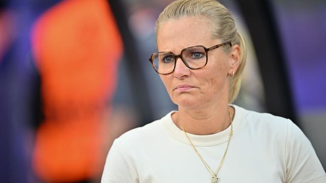 Fußball-Europameisterschaft: Rassismus-Vorfälle: FIFA-Chef sagt Engländerinnen Hilfe zu