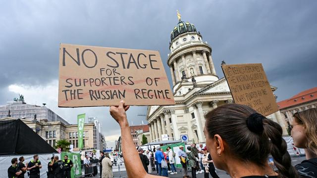 Musikfestival: Proteste gegen Netrebko-Konzert in Berlin