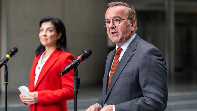 Militärausgaben: Bundeswehr soll künftig schneller Waffen kaufen können