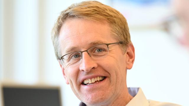 Bundesregierung: Günther: Merz gibt Deutschland wieder Gesicht und Haltung