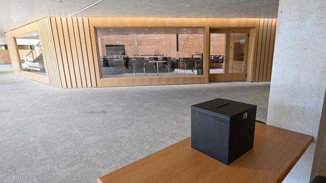 "Schande für das Parlament": Hakenkreuz auf Stimmzettel geschmiert - Entsetzen im Landtag