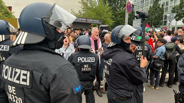 Nahost: Protest am Checkpoint Charlie gegen Israels Vorgehen in Gaza