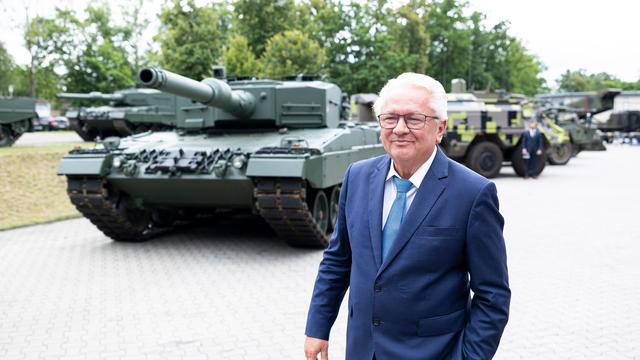 Auto und Rüstung: Rheinmetall-Chef: VW-Werk in Osnabrück ist "im Spiel"
