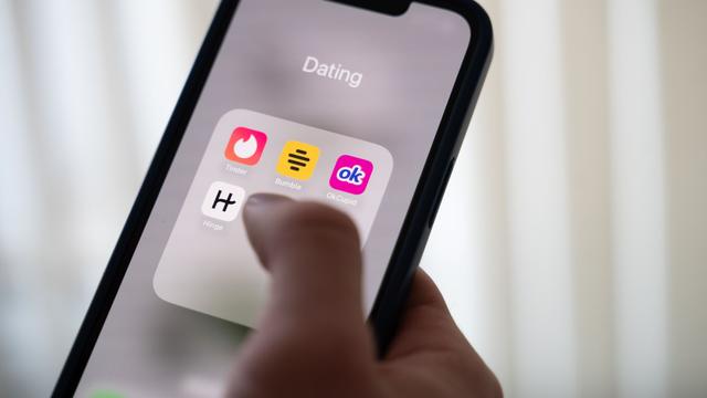 Digitale Partnersuche: Studie zu Online-Dating: Männer wollen hoch hinaus