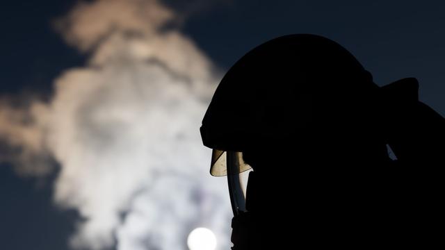 Haus in Flammen: Feuer wütet in Wohnhaus – Bewohner gerettet