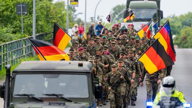 Militär: 120 Kilometer: Soldaten marschieren in Gedenken an Gefallene