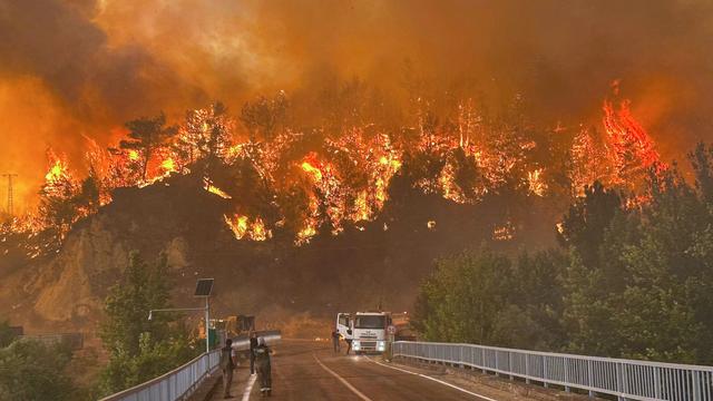 Umwelt: Brände in Griechenland unter Kontrolle - Gefahr bleibt hoch