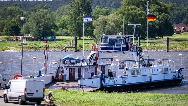 Schifffahrt auf der Elbe: Elbfähre "Tanja" nimmt Betrieb wieder auf