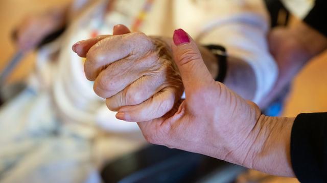 Soziales: Erneut mehr Geld in der Altenpflege