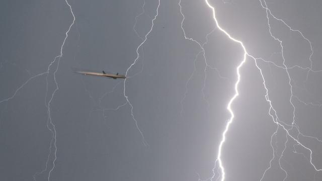 Fluglärm: Nach Gewittern: Starts am Flughafen fast bis Mitternacht