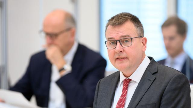 Ukraine-Krieg: Platzecks Russland-Reisen: SPD-Politiker für Transparenz