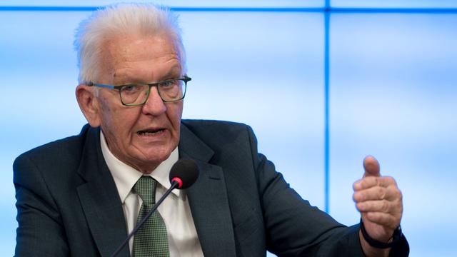 Hakenkreuz-Affäre: Kretschmann: Borns Offenbarung wendet Schaden vom Landtag ab