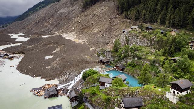 Feuer, Erdbeben, Bergsturz: Naturkatastrophen richten 131 Milliarden Dollar Schaden an