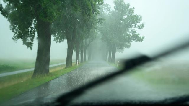 DWD-Wetterbilanz: Ferienmonat Juli überwiegend ins Wasser gefallen
