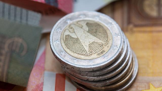 Ausgaben steigen massiv an: Finanzreport: NRW-Kommunen mit Rekorddefizit