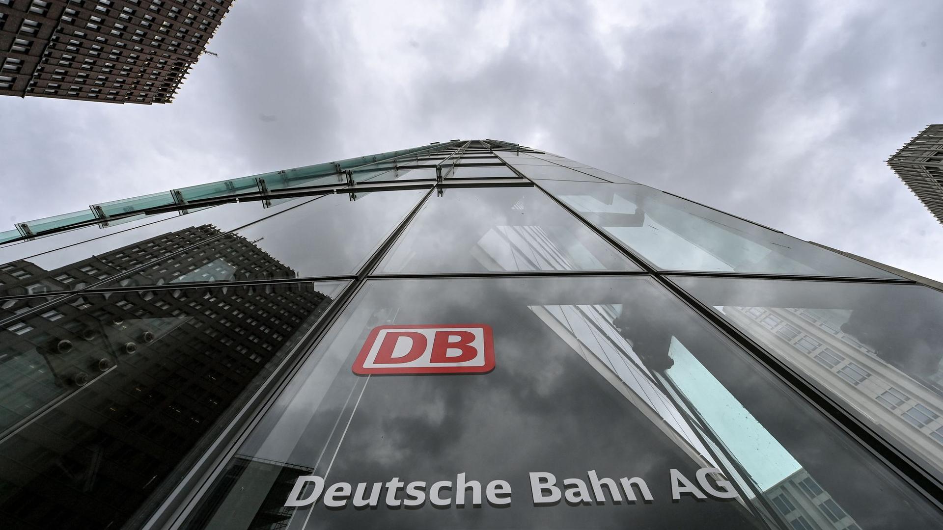 Krise auf der Schiene: Bahn verringert Verlust – Fahrgäste spüren davon nur wenig