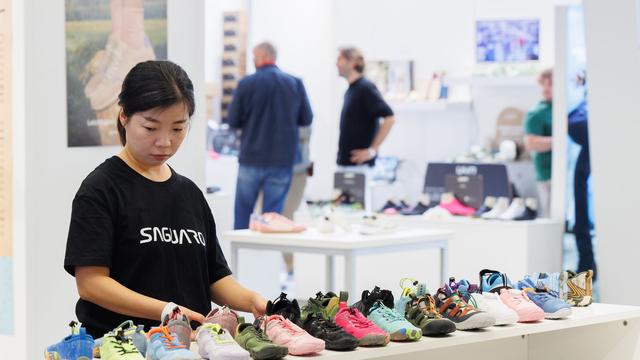 Schuhmode: Messe zeigt große Auswahl an Barfußschuhen