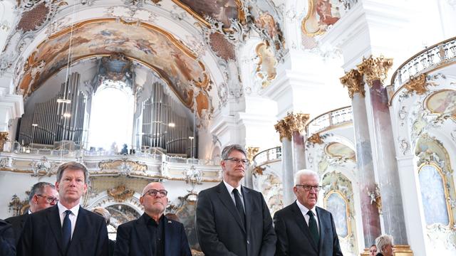 Entgleister Zug: Gedenken nach Zugunglück – Trauergottesdienst in Zwiefalten