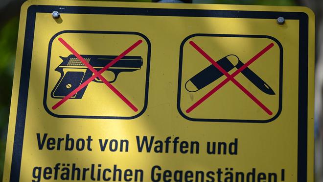 Security: A temporary weapons-free zone is intended to help ensure the festival remains peaceful. (Symbolic image)
