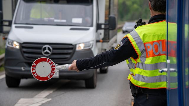 Grenze: Polizei: Weniger Einschränkungen für Kontrollen bei Schengen