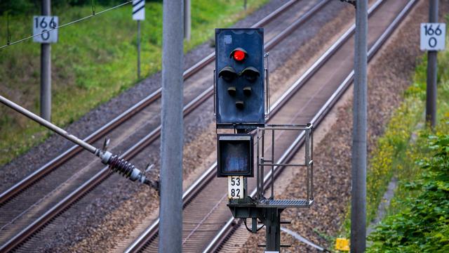 Ersatzverkehr geplant: Unwetter: Bahnstrecke Zwingenberg-Mosbach gesperrt