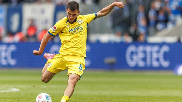 2. Fußball-Bundesliga: Braunschweig bezwingt Magdeburg in Unterzahl
