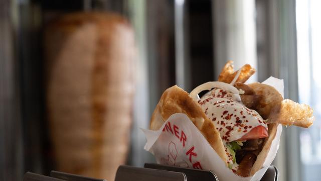 Unternehmen liefert europaweit: Döner-Streik in Großfabrik: Bleiben jetzt die Spieße stehen?