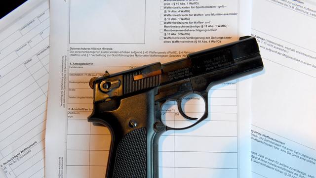 Statistik: Mehr als 100 Rechtsextreme haben waffenrechtliche Erlaubnis