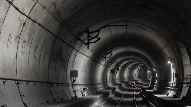 Arbeiten am Brandschutz: Bahn-Tunnel Richtung Offenbach wird wieder freigegeben