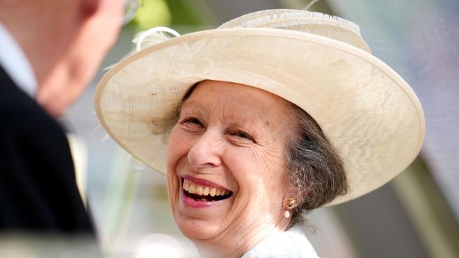Warum Prinzessin Anne niemals Königin wurde — aber trotzdem zu den wichtigsten Royals zählt