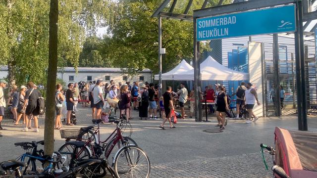 Schwimmbäder: Fünf Menschen bei Prügelei im Sommerbad Neukölln verletzt
