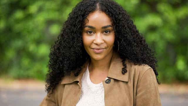 Modisches Statement: Schauspielerin Féréba Koné hält Plädoyer für die Jogginghose