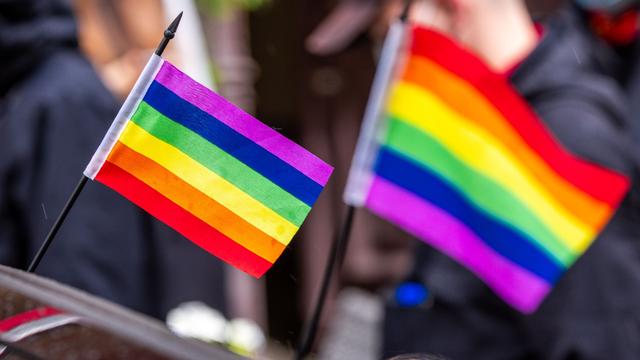 Sichtbarkeit: Tausende Menschen demonstrieren beim CSD in Darmstadt