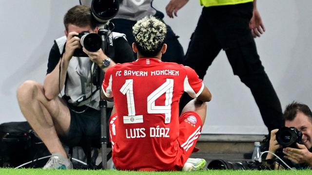 Fußball-Supercup: Díaz-Debüt: Tor, Titel und Jubel für toten Ex-Kollegen