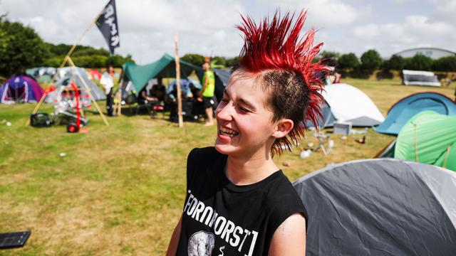 Punks demonstrieren auf Sylt: Stinkefinger-Zwischenfall zum Abschluss von Punk-Protestcamp