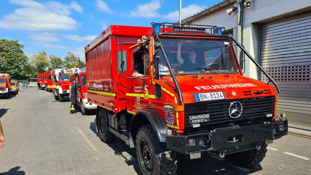 Aufbruch aus Bonn: Waldbrand-Spezialisten aus Deutschland helfen in Spanien