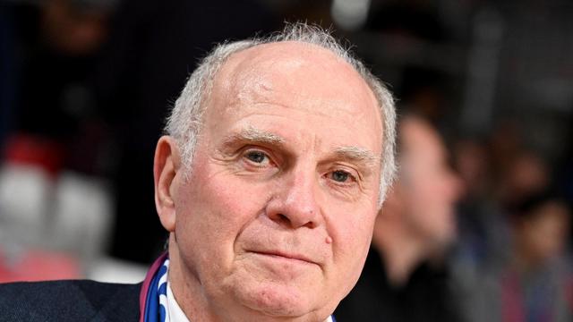Fußball-Bundesliga: Hoeneß: Bayern-Kader nur noch mit Leihspieler ergänzen