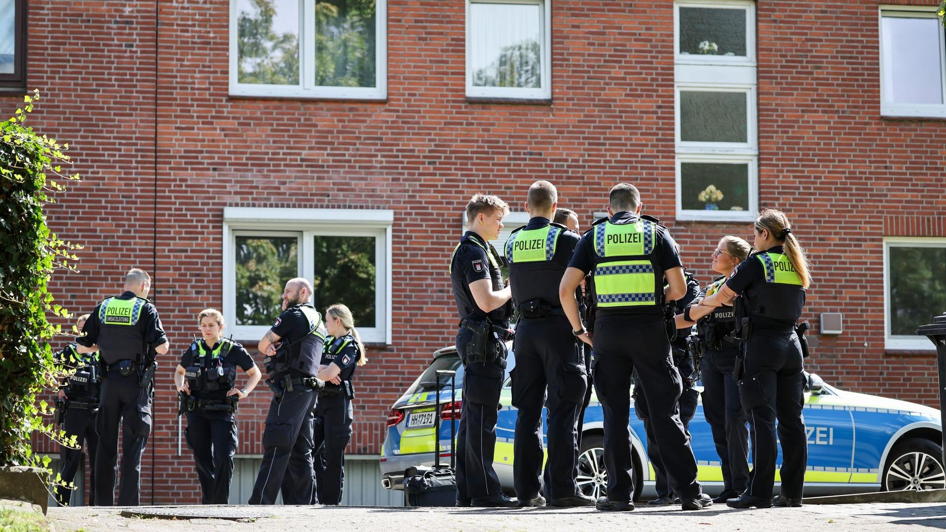 Aggressiver Mann mit Messer: Polizei schießt auf bewaffneten Mann in Hamburg