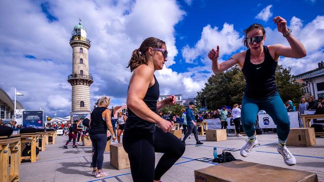 Veranstaltung: "Battle The Beach": Fitness-Wettkämpfe in Warnemünde