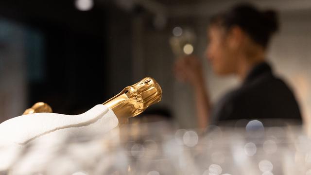 Heidelberg: Dreifach-Dieb flüchtet mit Champagner-Flasche