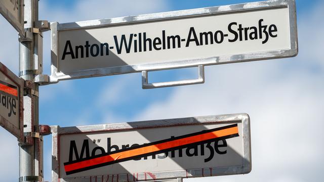 Debatte um Straßennamen: Bezirk nimmt Gerichtsentscheidung zu Mohrenstraße nicht hin