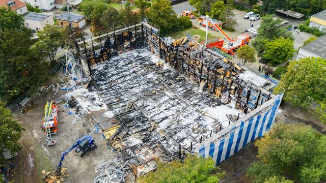 Sporthalle komplett zerstört: Schaden in Millionenhöhe bei Turnhallenbrand in Hannover