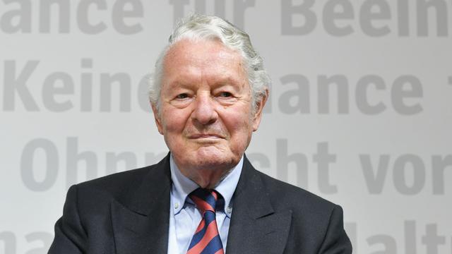 Adelsexperte: Trauer um Rolf Seelmann-Eggebert - Adelsexperte gestorben
