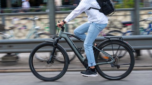 Mobilität: Umfrage: Jeder Vierte in Sachsen-Anhalt radelt elektrisch
