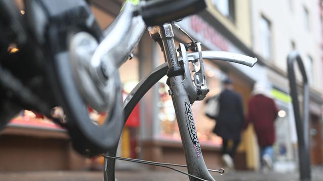 Müllentsorgung: Verrostet, verbogen, vergessen – warum Schrotträder stören